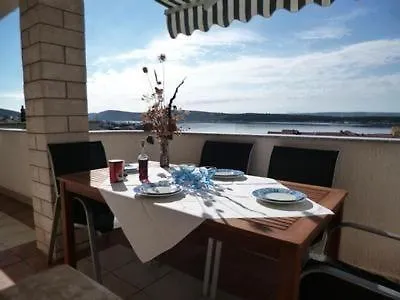 Nette Mit Whirlpool Und Garten Apartament