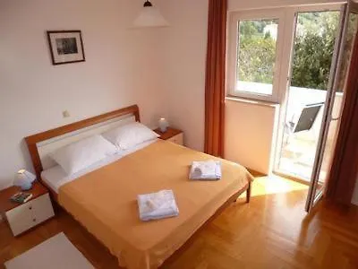Apartament Nette Mit Whirlpool Und Garten